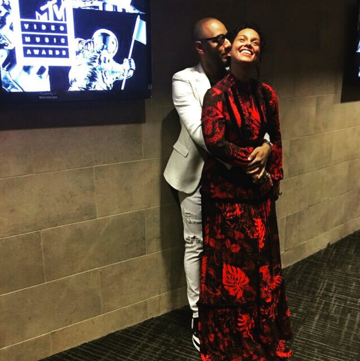 Happy Anniversary! Alicia Keys and Swizz Beatz' Sweetest Kisses

